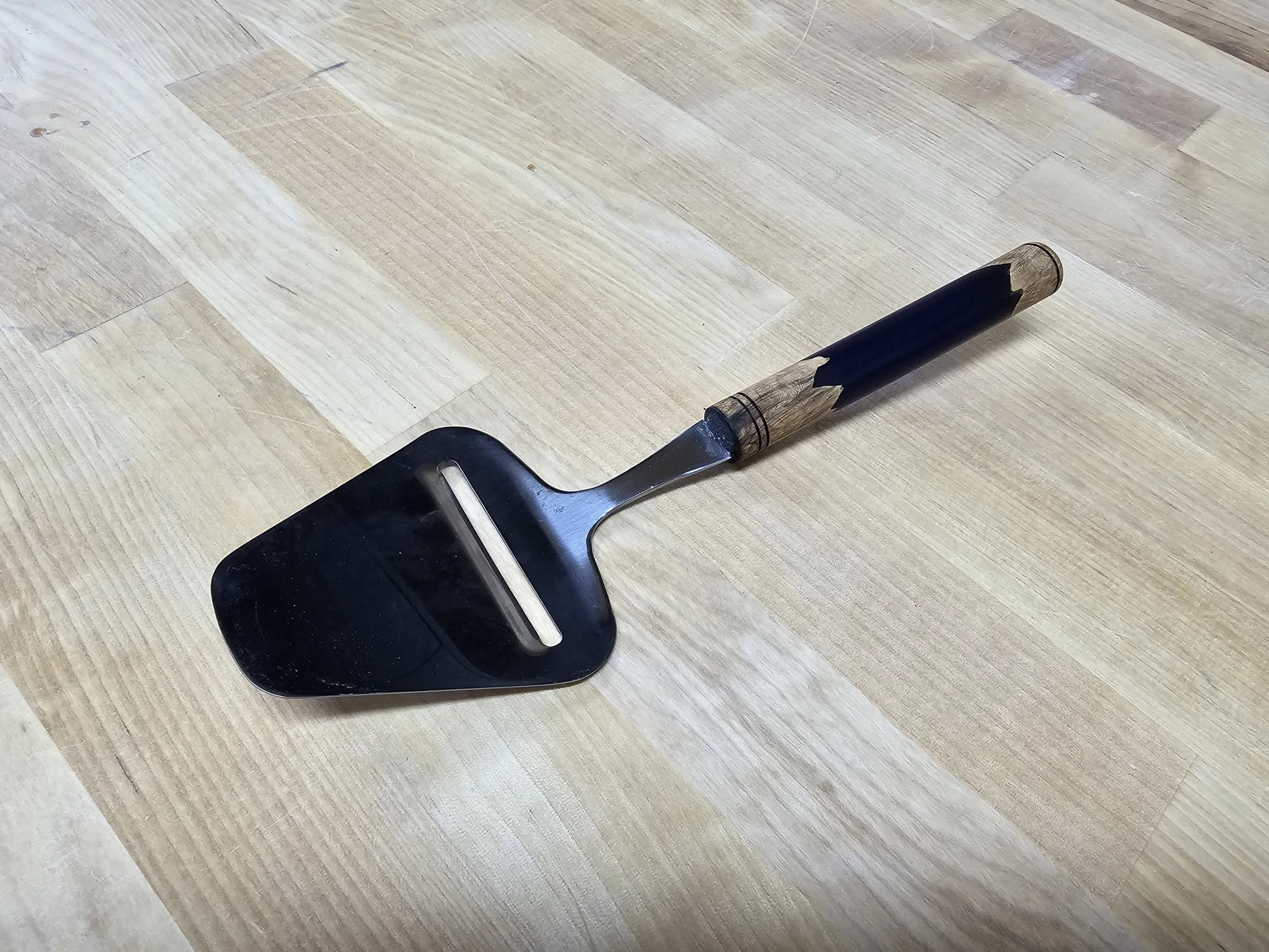 Cheese plane with burl handle